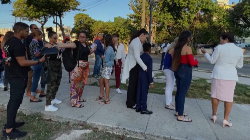 Hablan los primeros cubanos atendidos en la Embajada de EEUU en La Habana tras reapertura