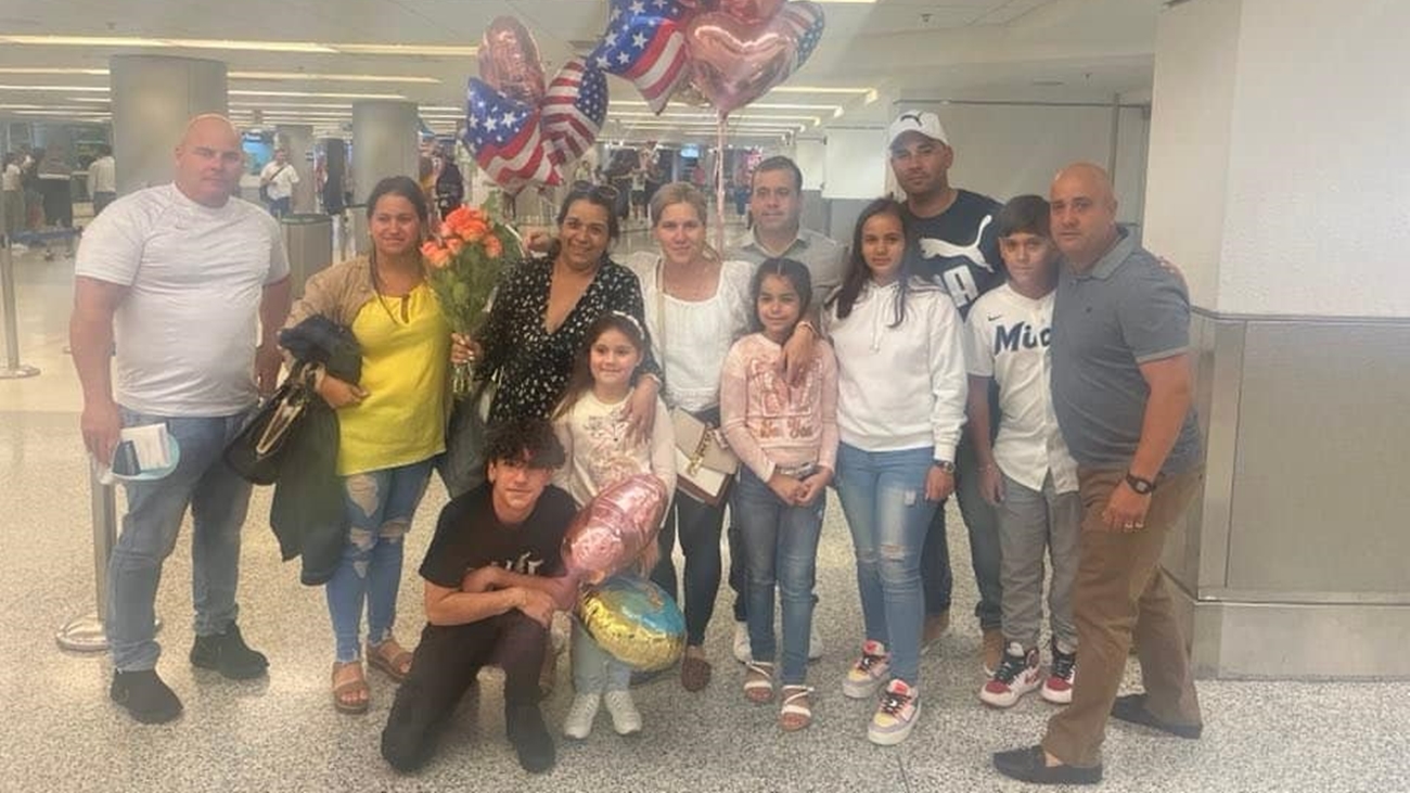 Familia cubana con 7 integrantes aplicó el 9 de enero y logra viajar a EEUU gracias al parole
