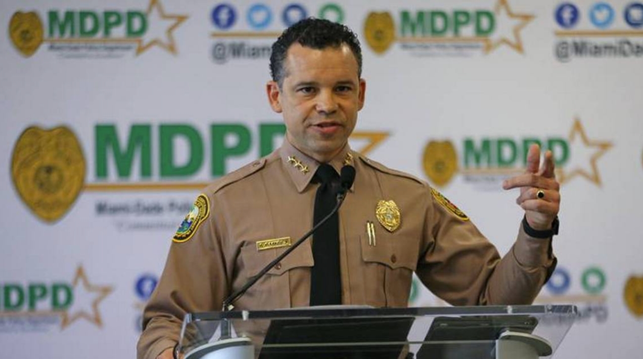Cubanoamericano jefe de la Policía de Miami-Dade en estado crítico tras dispararse a sí mismo