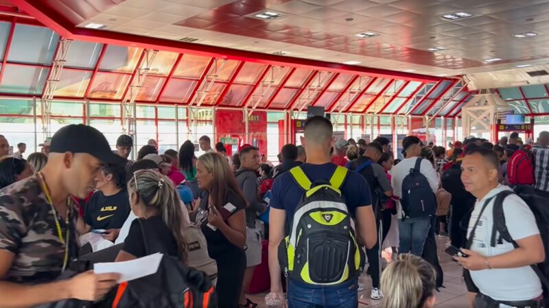 Se cierran las opciones de los cubanos para volar a Nicaragua; Haití suspende los vuelos chárter