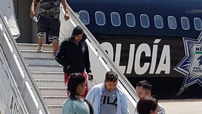 México troncha el sueño americano de otros 105 cubanos con un nuevo vuelo de deportación